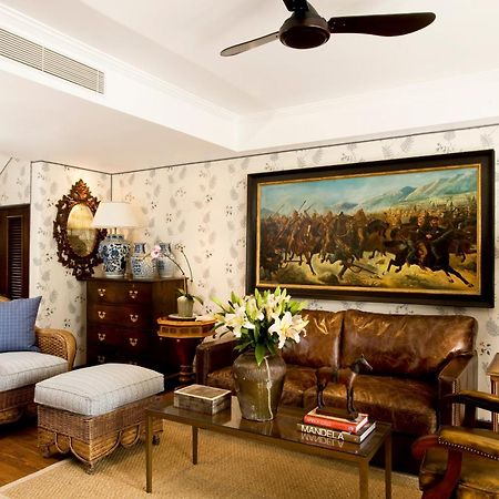 ホテル ザ オイスター ボックス Umhlanga Rocks 部屋 写真 A living room